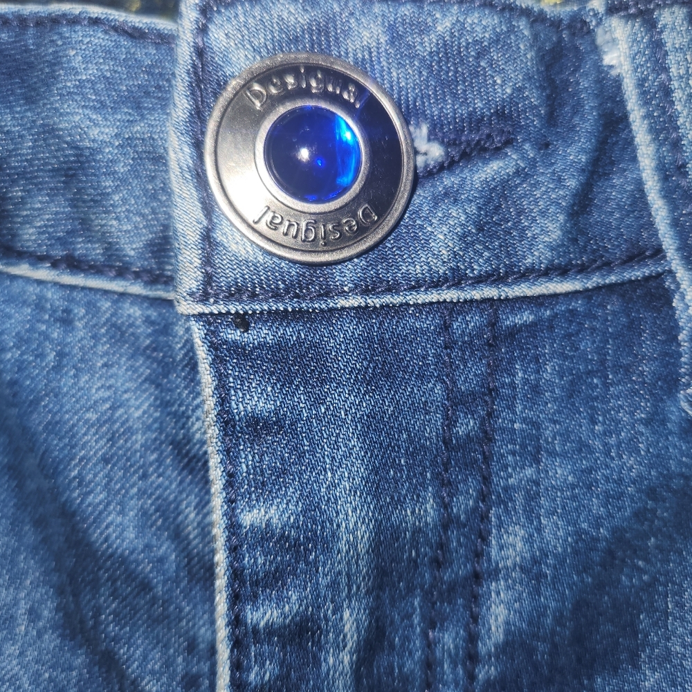 Jeans - Picture 2 of 5